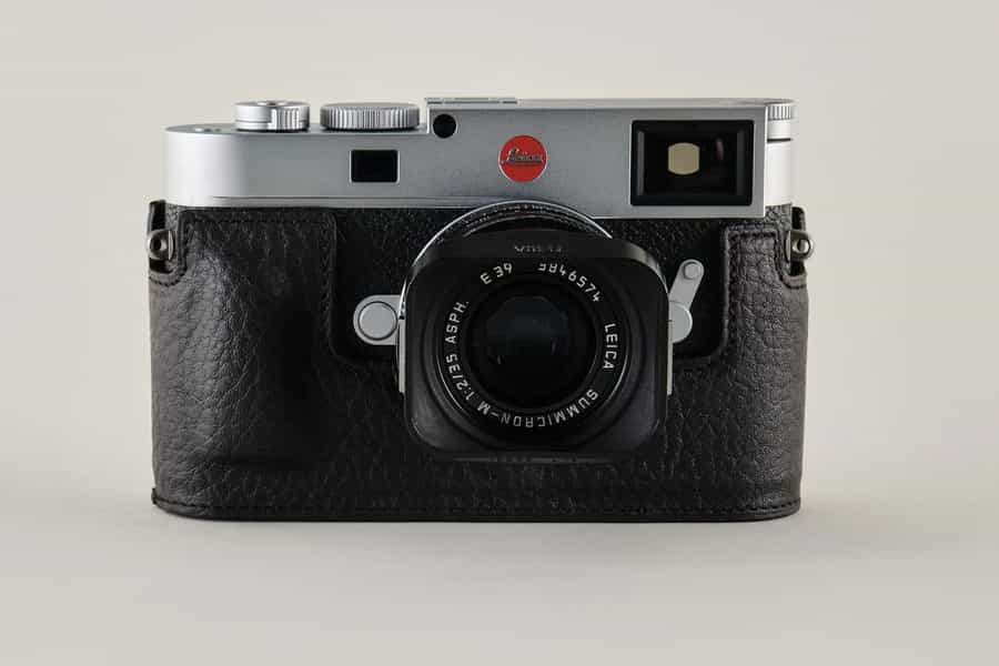 TagCase cho Leica M11 tích hợp chỗ giấu Apple AirTag 7