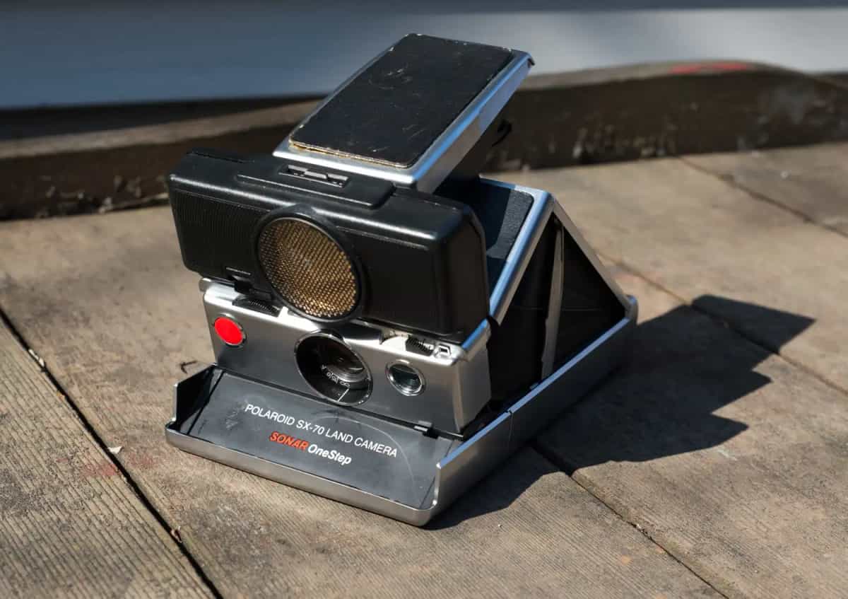 Polaroid ra mắt SX-70 Sonar OneStep