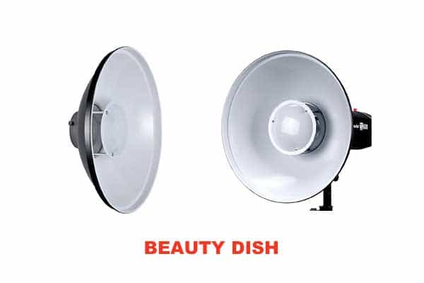 Beauty Dish (Tản sáng) hơi khác so với reflector thông thường mà bạn sẽ kết hợp với đèn của mình.