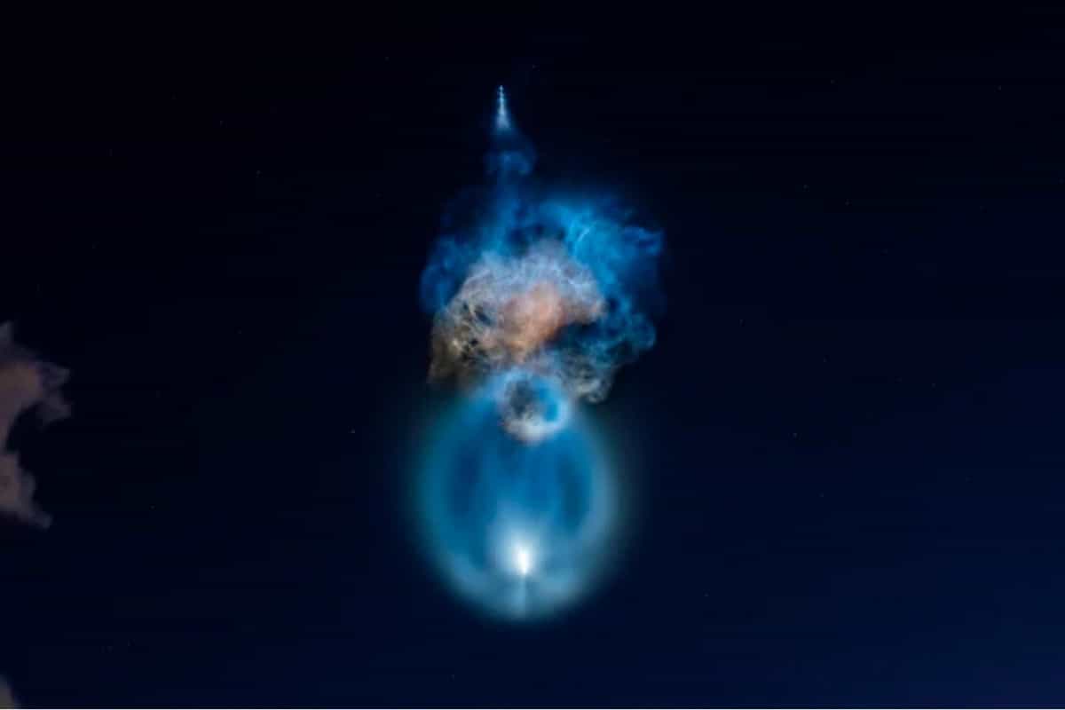 Hiện tượng sứa vũ trụ được tạo ra sau khi phóng tên lửa SpaceX