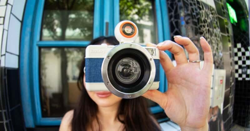 Lomography ra mắt máy ảnh với ống kính fisheye vui nhộn