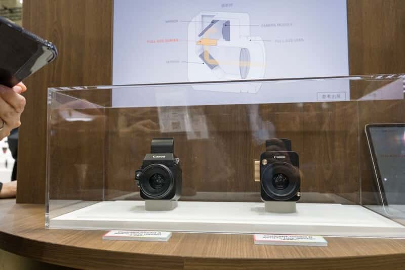 2 kiểu dáng máy ảnh mới của Canon được trưng bày