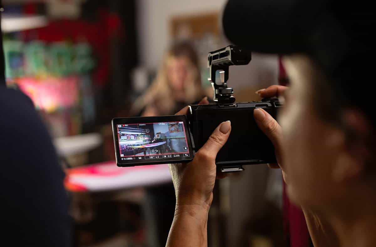 Bản cập nhật firmware 1.1 nâng giới hạn video cho Nikon ZR