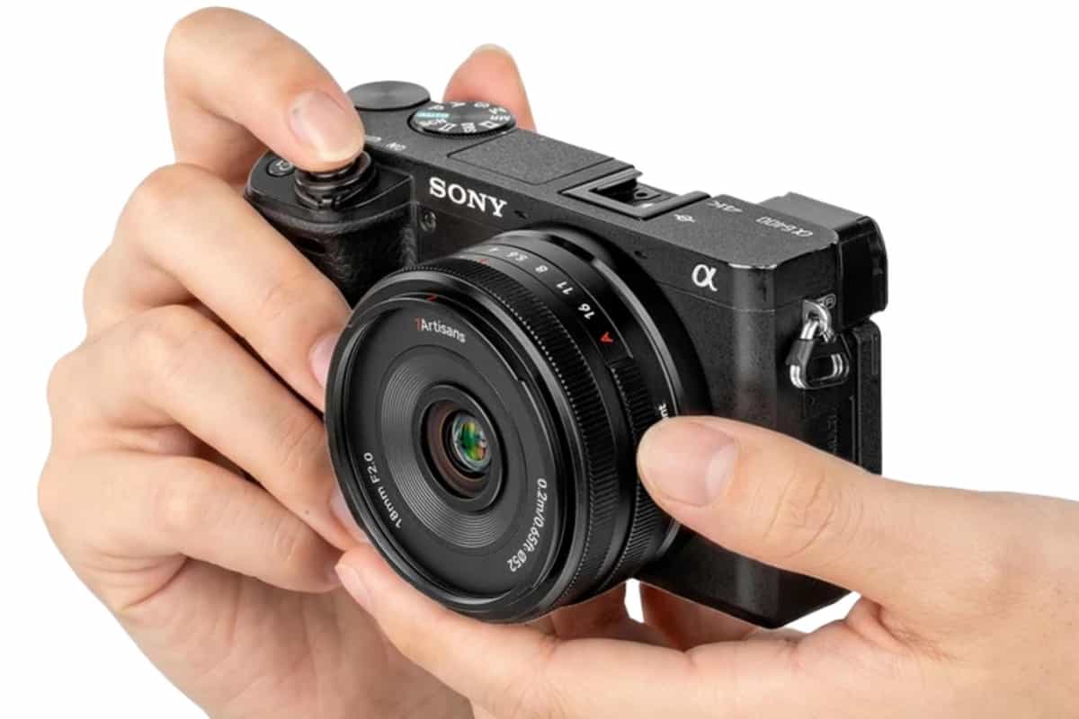 Vòng khẩu độ click có sẵn trên thân ống kính