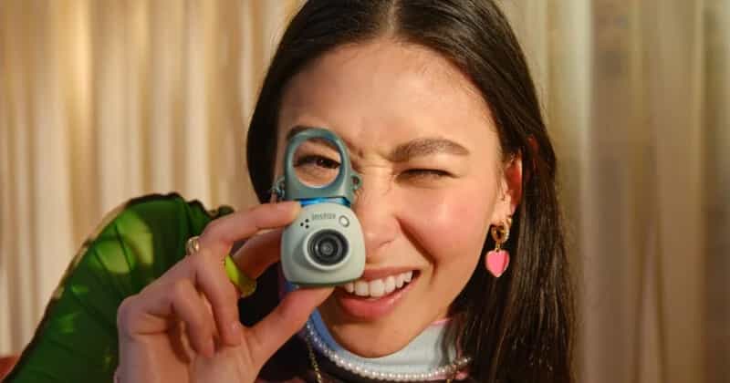 Hai kính ngắm trên thân máy siêu nhỏ