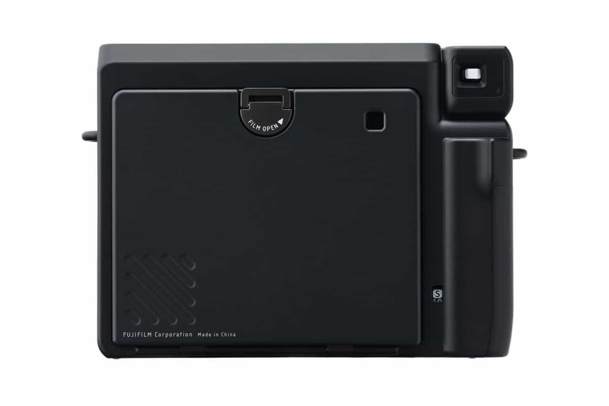 Fujifilm Instax Wide 400 có thêm màu Jet Black