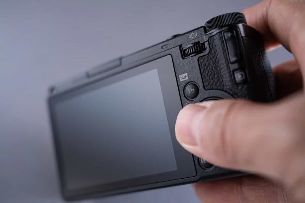 Chống rung 5 trục, thêm Cinema profile