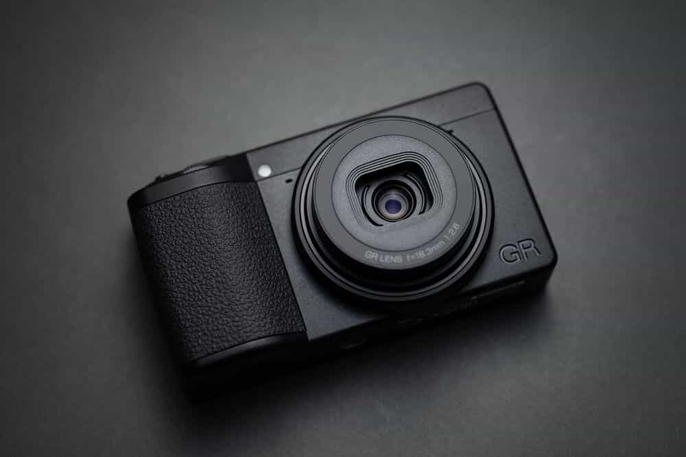GR IV Monochrome - chiếc máy ảnh đơn sắc đầu tiên của Ricoh