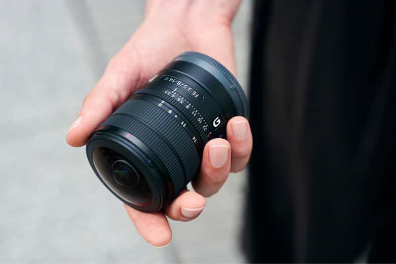 Sony FE 8-14mm f/3.5 Fisheye G nặng 314g