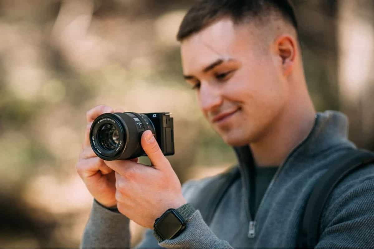AF 90mm F2.2 Evo có chiều dài 76mm