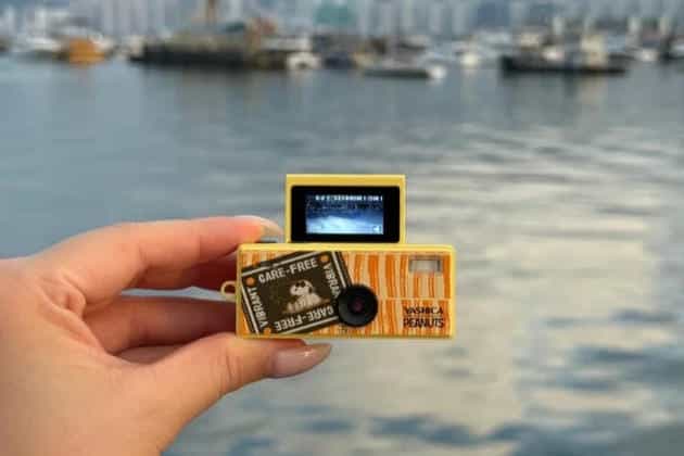 Ra mắt Yashica Funtastic với màn hình lật 180 độ