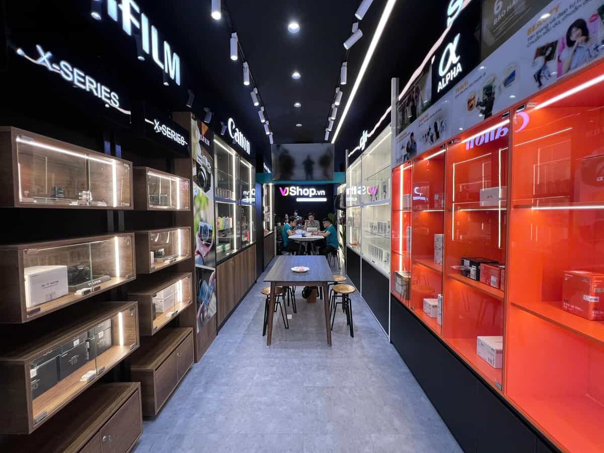 Khai trương VJShop chi nhánh Nguyễn Trãi với không gian hiện đại