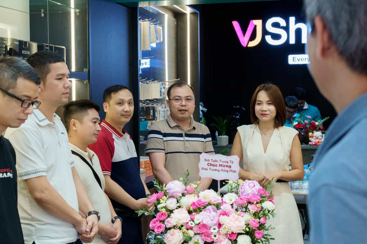 Buổi khai trương diễn ra trong không khí thân mật
