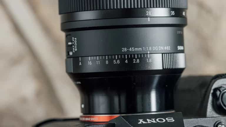 Vòng zoom dễ sử dụng, chống rung tốt