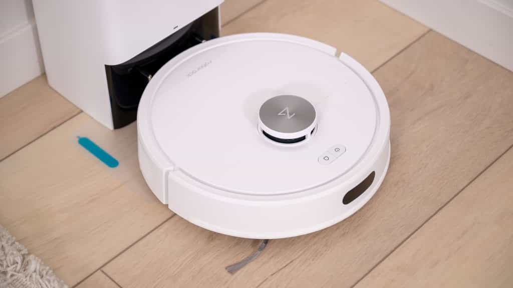 Roborock Q7 M5+ có lực hút 10.000Pa và trạm tự đổ rác nhỏ
