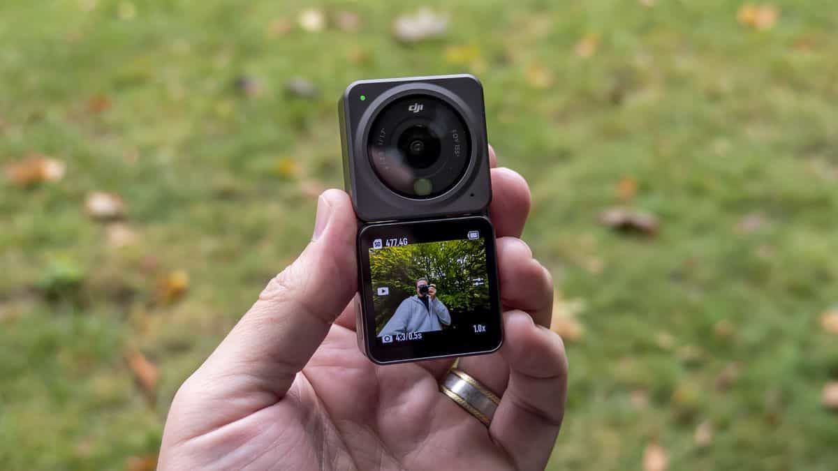 Thời lượng pin của DJI Action 2 lâu hơn so với Insta360 Go 2