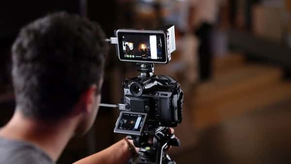 GFX100 II được nâng cấp với khả năng quay video 8K
