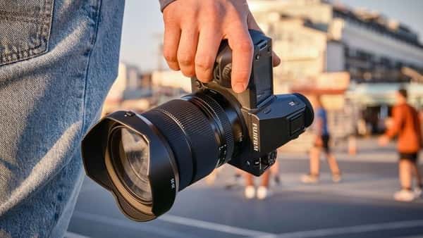 Fujifilm GFX100 II có thể chụp liên tiếp 8 khung hình trên giây