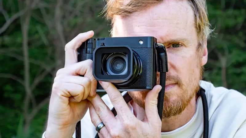 Cả Fujifilm GFX100RF và Leica Q3 đều crop tiêu cự