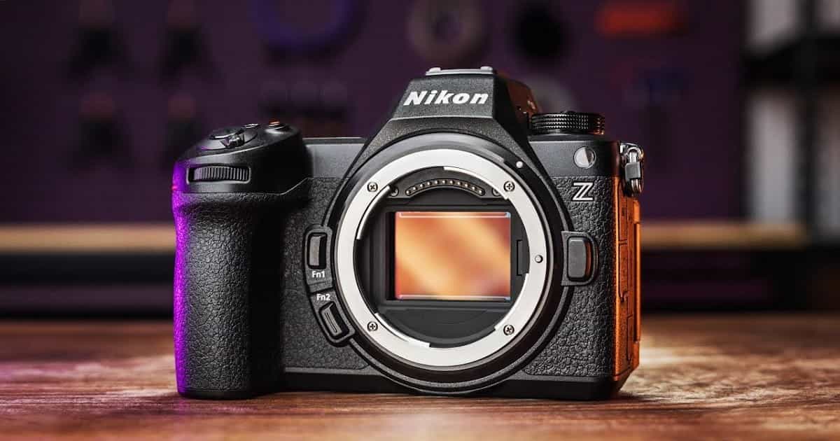 Cả hai máy đều có cảm biến full-frame BSI-CMOS