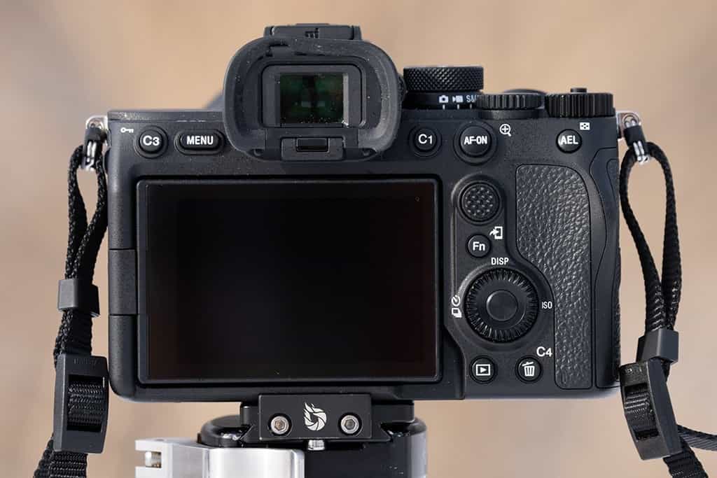 Z6 III sở hữu kính ngắm có độ phân giải cao