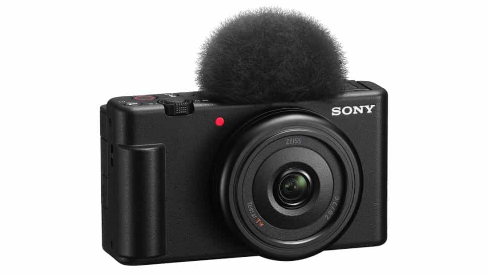 Sony ZV-1 và Sony ZV-1F sử dụng ống kính cố định trong khi Sony ZV-E1 và Sony ZV-E10 có thể thay đối ống kính