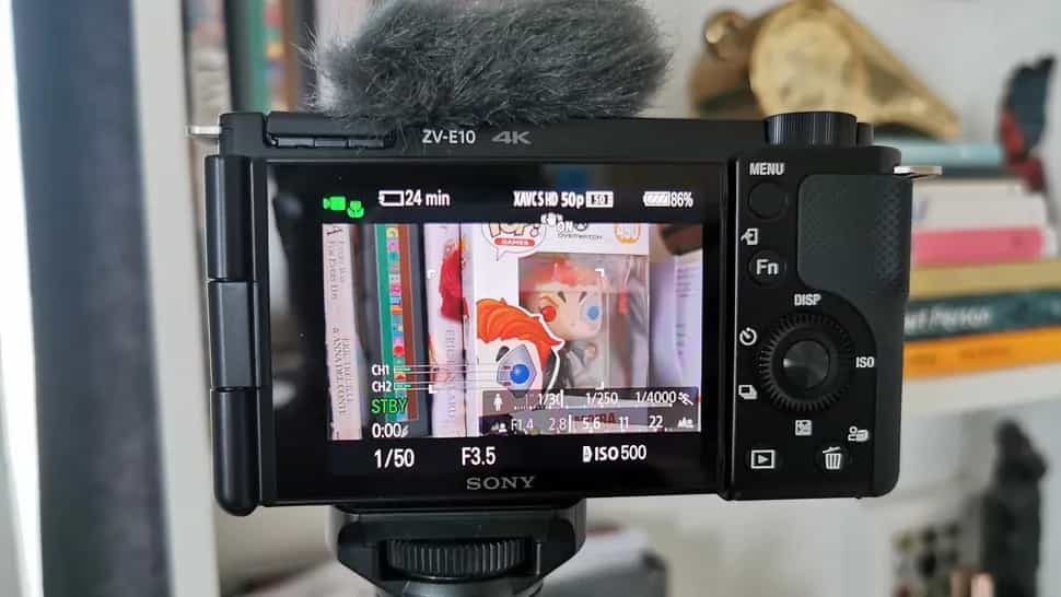 Màn hình LCD vari-angle 3 inch