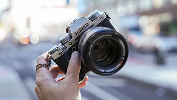 X-T5 và X-H2 kì phùng địch thủ trong tầm giá