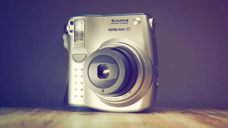 Instax mini 10 được ra mắt vào năm 1998