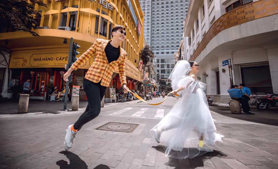 Cách tạo dáng vui đùa