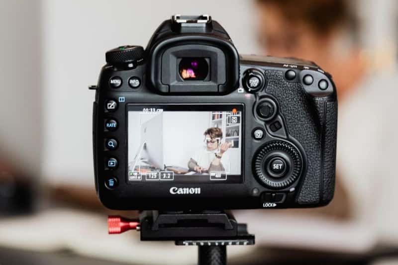 Quay video là một tiêu chí quan trọng khi chọn máy ảnh