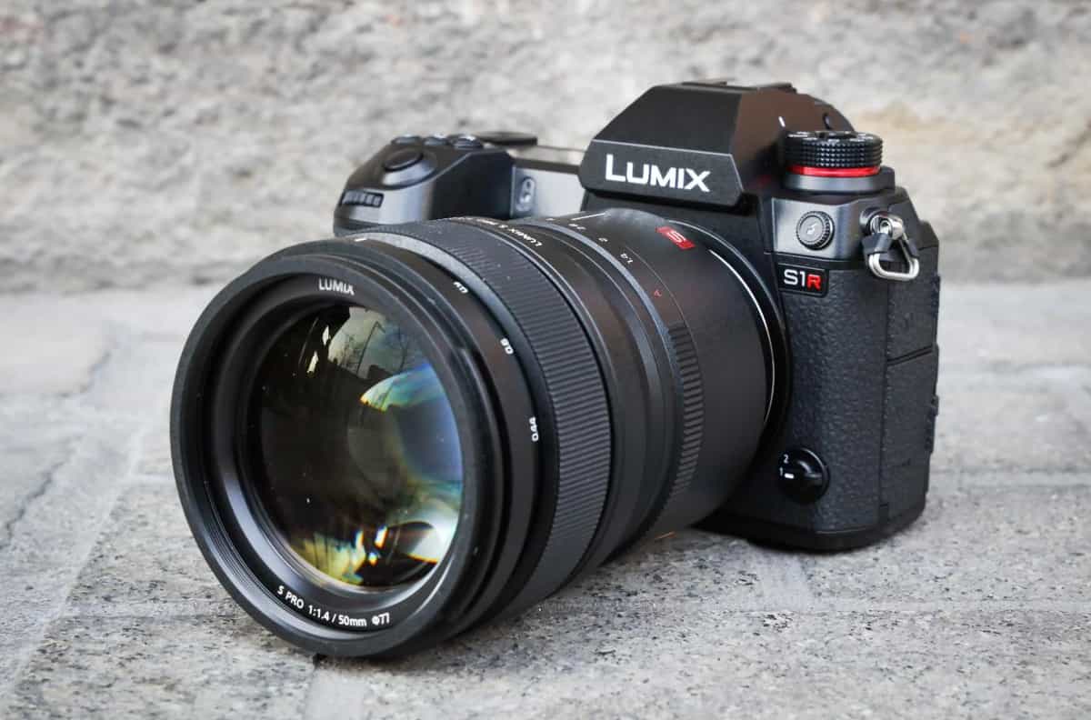 Máy ảnh Panasonic Lumix S1R