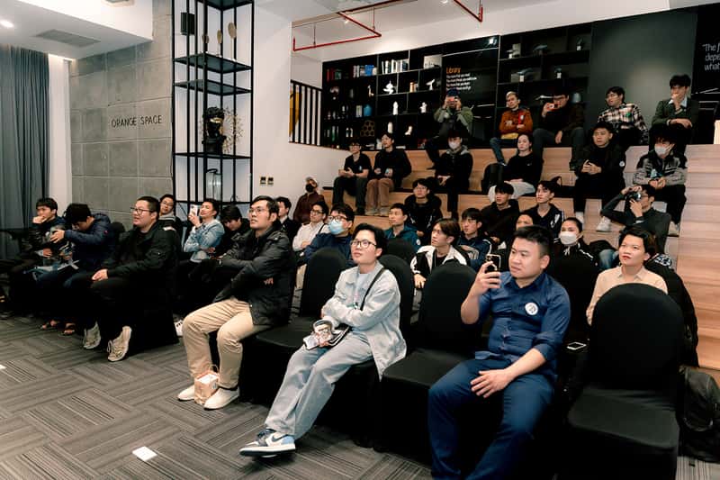 Khách đến tham dự sự kiện